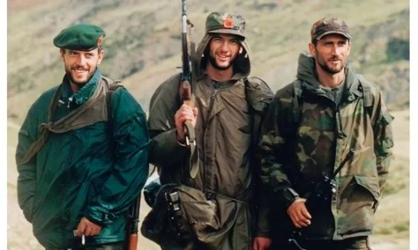 Ushtari britanik: Agim Ramadani i printe ushtarëve, nuk i dërgonte ata në vijën e parë të frontit