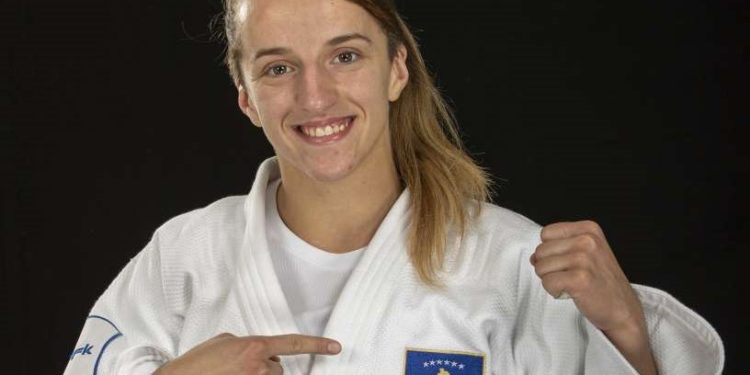 Distria Krasniqi e para në botë