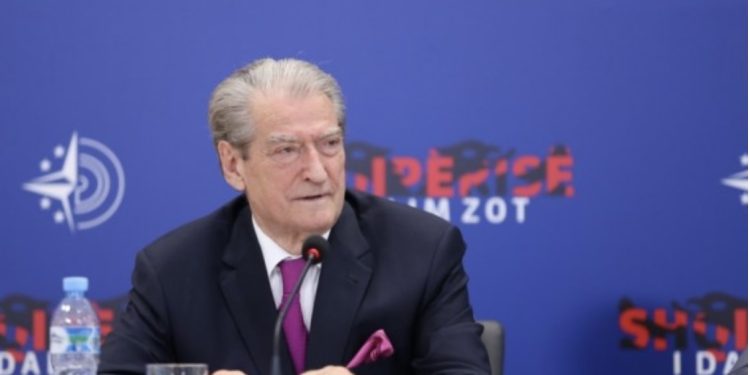 Publikohet dokumenti i CIA-s: Berisha nuk donte Kosovën e pavarur, loboi kundër saj në ShBA
