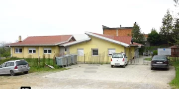 Ishte duke ngrënë fruta, 21 vjeçarja nga Peja ngulfatet dhe vdes