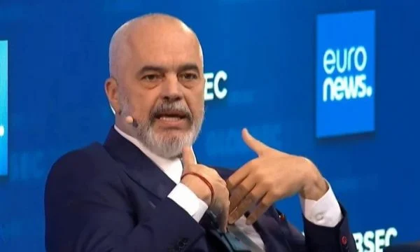 “Tensionet në veri të Kosovës show politik”, Rama: Ushtria serbe ka zero fuqi, nuk bën dot asgjë