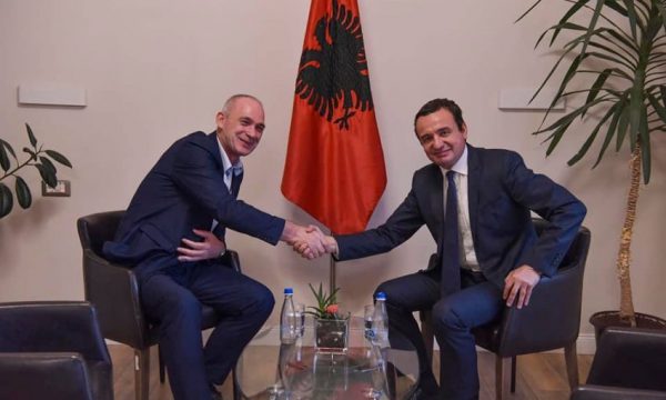 Ish-deputeti i VV-së Fatmir Humolli: I kërkova Albin Kurtit që të mos i prishte marrëdhëniet me Shqipërinë