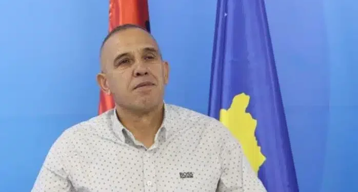 Kryetari i Zubin Potokut vijon punën në Zyrën për Komunitete në fshatin Çabër
