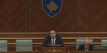 Konjufca vërejtje ministrave: Herëve tjera të vini me kohë në Kuvend, s’është mirë t’ju presin deputetët