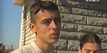 Video e rrallë e Glauk Konjufcës ku flet si 16 vjeçar për kushtet në shkolla në vitin 1997