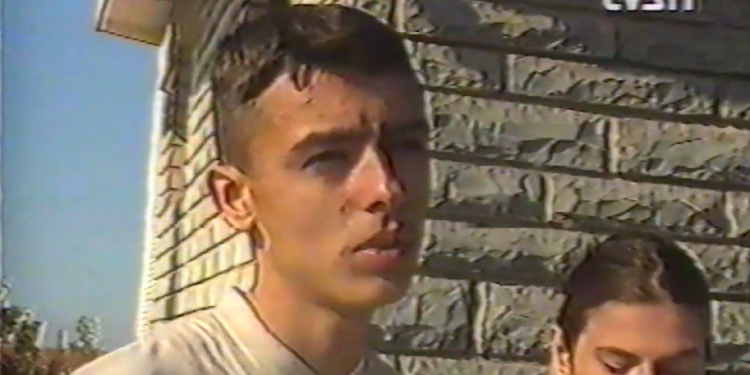 Video e rrallë e Glauk Konjufcës ku flet si 16 vjeçar për kushtet në shkolla në vitin 1997