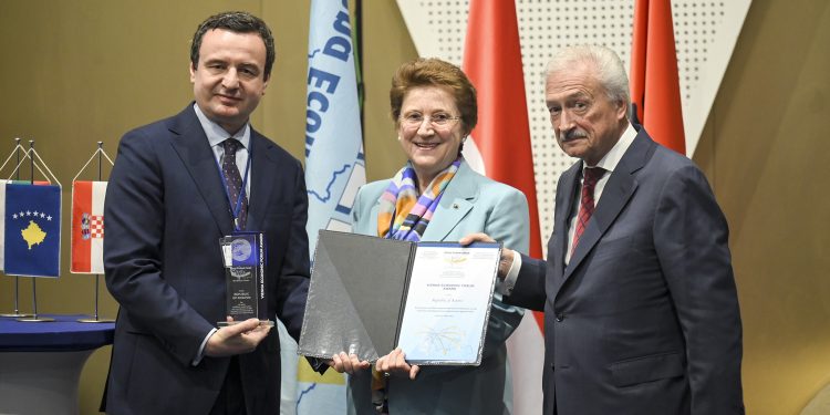 Kurti nderohet me një çmim nga Forumi Ekonomik i Vjenës