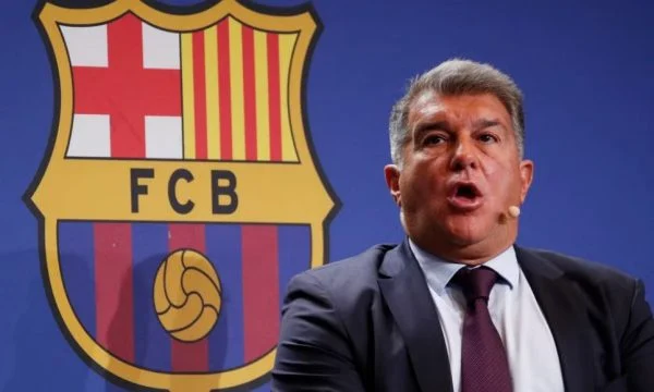 Laporta i brengosur për sanksionet e mundshme, Barça mund të luajë jashtë vendit
