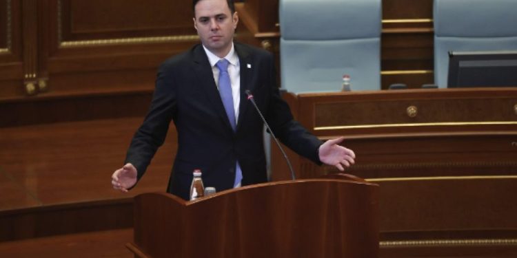 Lumir Abdixhiku për draft statutin e prezantuar për Asociacionin: Shtet brenda shtetit, Qeveria të bëjë këto veprime