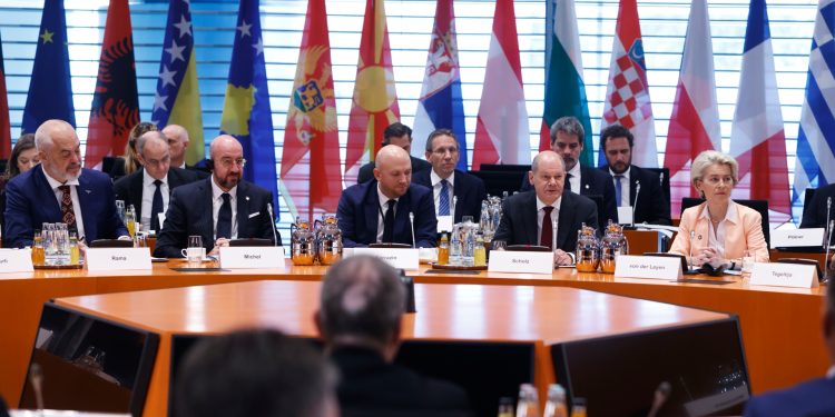 Serbia ratifikon tri marrëveshjet e Procesit të Berlinit, përfshijnë edhe Kosovën