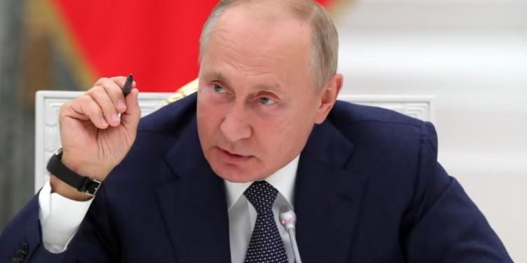 Është koha për ta vënë Putinin në pozicion mbrojtës