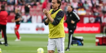Modric shkon në Serbi për t’u rikuperuar nga lëndimi, shpreson të jetë gati për ndeshjet vendimtare të Real Madridit