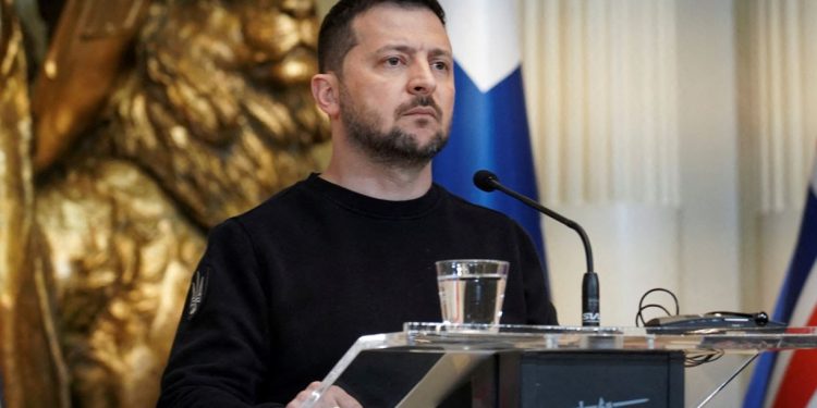 Zelensky i Ukrainës në një vizitë befasuese në Mbretërinë e Bashkuar