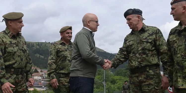 Vuçeviq publikon fotografi nga Rashka, aty ku është vendosur një pjesë e ushtrisë serbe