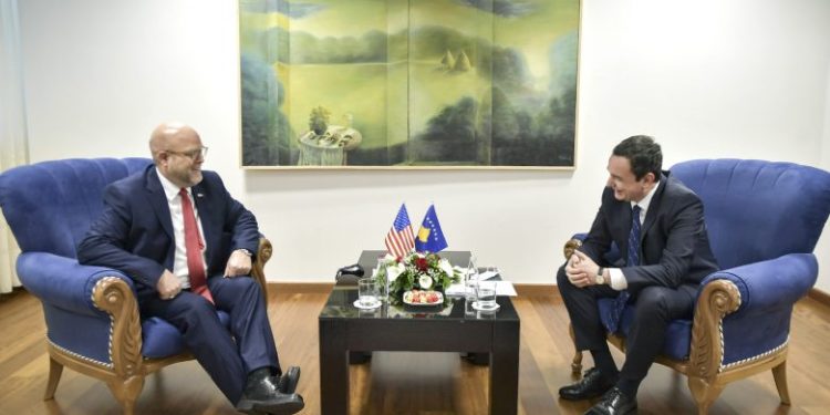 Para betimit të Kryetarëve në Veri, Hovenier shkon te Kurti