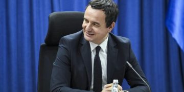 Kurti: Nesër tre kryetarët në veri betohen në ndërtesa publike