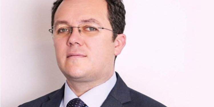 Kryetari i Odës së Farmacistëve: Për shkak të çmimeve të larta të barnave, qytetarët humbin së paku 10 milionë euro në vit