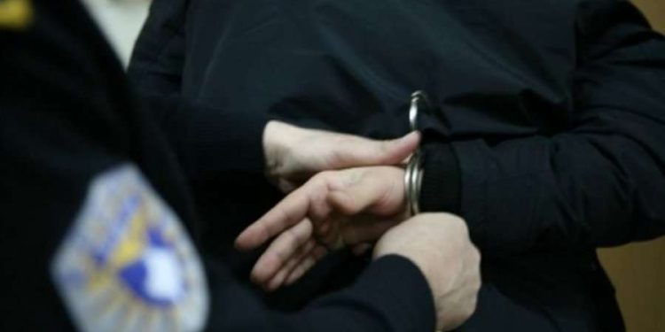 Një i arrestuar arratiset nga stacioni policor në Shtime