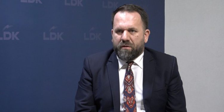 Rukiqi: Qeveria është shkëputur nga realiteti, po rëndohet xhepi i qytetarëve