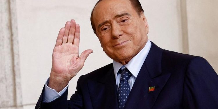 Berlusconi del nga spitali pas 45 ditësh