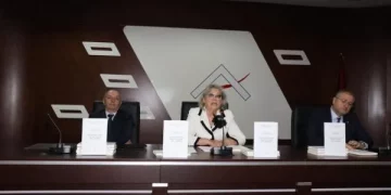 Mustafa jep detaje për librin të cilin e ka shkruar me Justina Shiroka Pulën dhe Besnik Krasniqin
