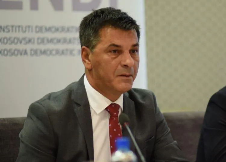 Kryeziu për zhvillimet në veri: Deputetët e Kuvendit i kanë shti veshët në lesh