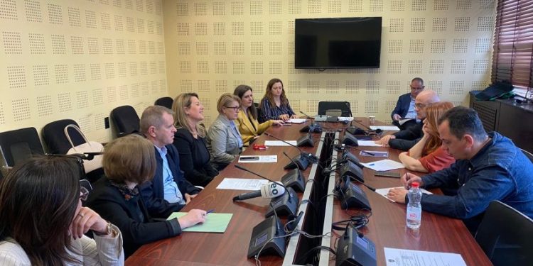 Dita Ndërkombëtare e Familjes – OJQ i kërkojnë deputetëve shtimin e familjeve strehuese e strehimoreve