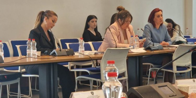 Kimete Gashi thotë se u shkarkua nga OShP pa fakte – PDK e akuzon Qeverinë se po e mbron krimin e korrupsionin