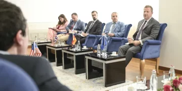 Ambasadorët e QUINT-it i shkojnë në zyrë kryeministrit Kurti