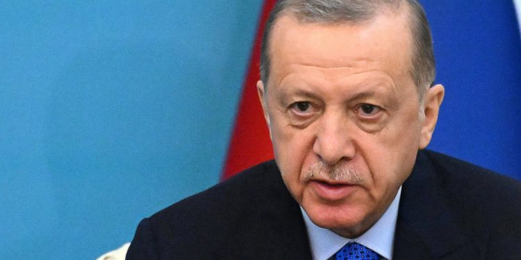 Zgjedhjet në Turqi, The Guardian: Fitorja e Erdoganit mund ta përkeqësojë ekonominë