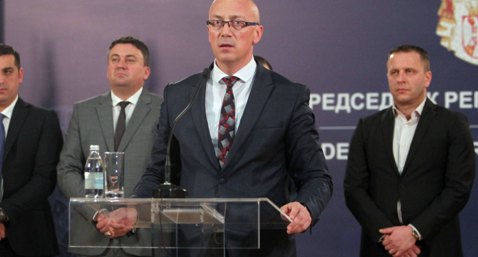 Lista Serbe pretendon se disa “persona që flisnin shqip” kanë shtënë me armë drejt një shkolle në Uglar