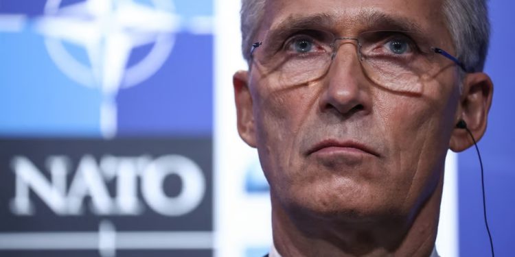 Sekretari i NATO’s për situatën në veri: Prishtina të mos bëjë hapa te njëanshëm e destabilizues