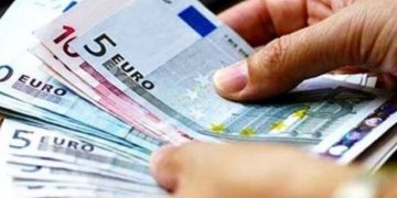 Kosovarët janë të ‘zhytur’ në kredi