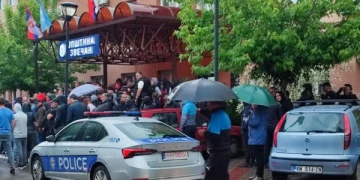 Policia reagon për zhvillimet në Veri, thotë se është duke u asistuar kryetarëve për t’i kryer punët