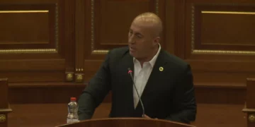 Haradinaj kërkon rritjen e pagave në sektorin publik: Nga 1 janari mund të humbasim profesionistë