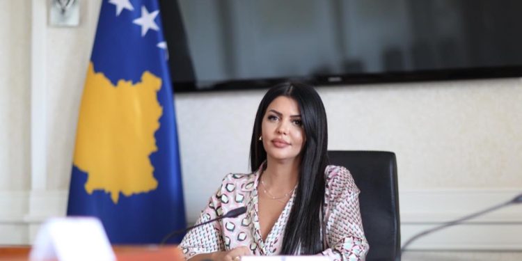 Shkarkimi i Ekipit Menaxhues, deputetja e LDK-së kritikon Qeverinë: Tentativë për të larguar përgjegjësinë për dëmin e bërë