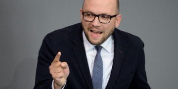 Sarrazin: Nuk lejojmë që për ndonjë budallallëk të hidhen poshtë marrëveshjet e arritura