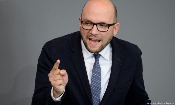 Sarrazin: Nuk lejojmë që për ndonjë budallallëk të hidhen poshtë marrëveshjet e arritura