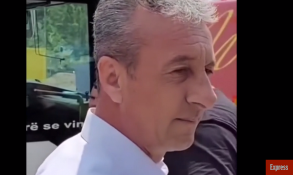 Shoferit shqiptar që po dërgonte serbë në Beograd i dalin telashe: “Baju bre ndytësirë”