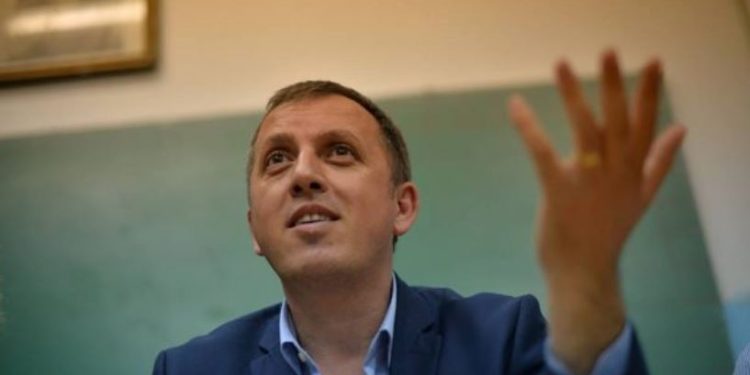 Deputeti i VV-së: Jo veç shkarkim, Ekipi Menaxhues do duhej të ishte edhe përballë drejtësisë