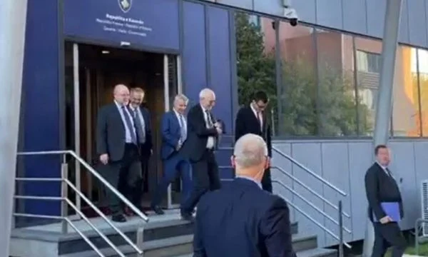 Përfundon takimi i Kurtit me ambasadorët e QUINT-it, nuk deklarohen për media