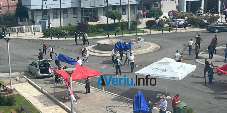 Pas raportimit të Veriu.info nisin të shpërndahen serbët e mbledhur në tenda në Zubin Potok
