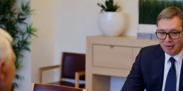 Vuçiq: Kemi presion të madh që ta njohim Kosovën