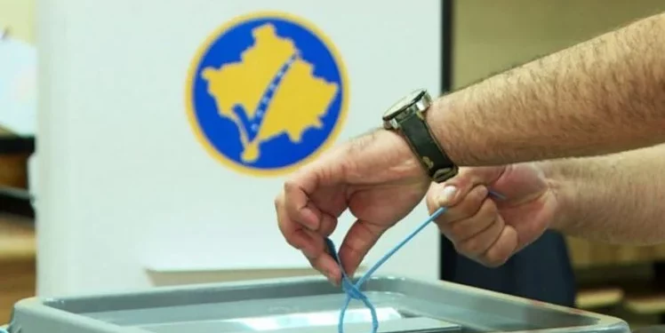 Aktivistët serbë të Kosovës: Vuçiq s’lejoi serbët të dalin në zgjedhje