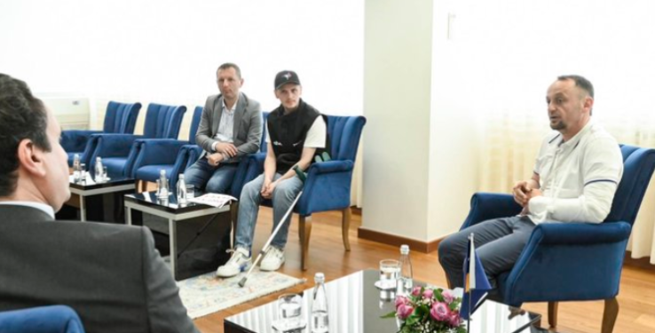 Kurti: Sulmi ndaj ekipeve të mediave në Leposaviq ishte i organizuar dhe me qëllim të qartë
