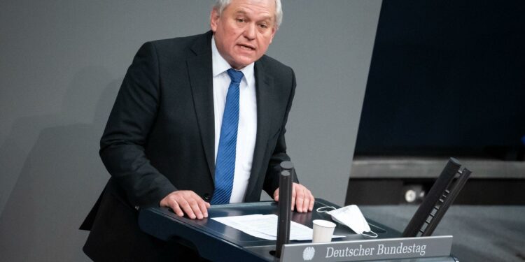 Deputeti gjerman: Kosova dhe Serbia duhet të kthehen në një proces normal të dialogut
