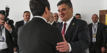 Kurti takohet me presidentin e Kroacisë: Të dënohet veprimi agresor i Serbisë ndaj Kosovës