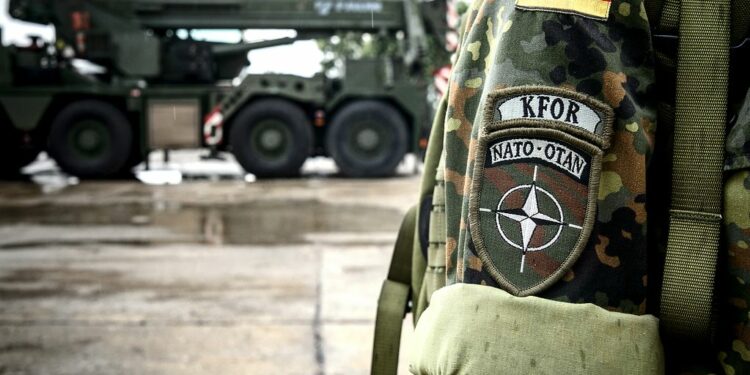 KFOR: Dënojmë sulmin ndaj gazetarëve- Policia e Kosovës është përgjegjëse për sigurimin e rendit dhe ligjit