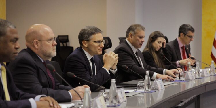 Raci: Asociacioni është kusht, Qeveria nuk guxon të dal jashtë parimeve të definuara nga Escobar dhe Cholleti