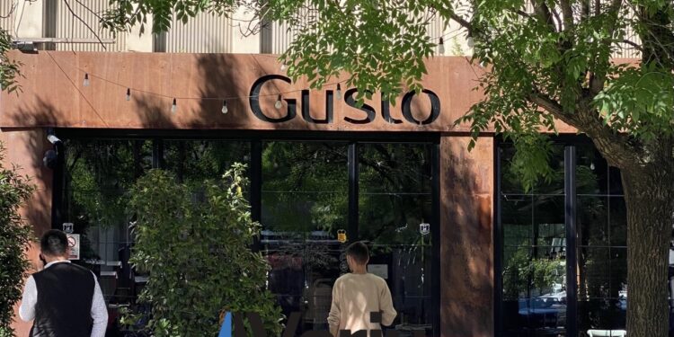 Shpërthim në kafiterinë “Gusto” në Mitrovicë, policia jep detaje